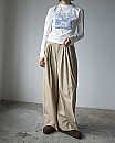 villd/ chino tuck pants (beige)