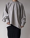 villd /volume sleeve sweat.