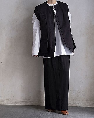 JUN MIKAMI × WILD THINGS paddede vest (BLACK)