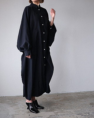 ENFOLD / CIRCLE TUCK DRESS