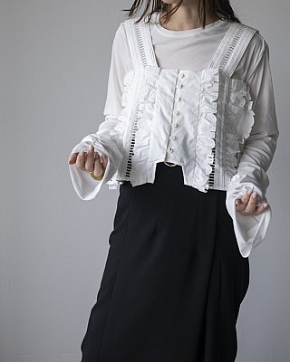 JUN MIKAMI / CUT RUFFLE CAMISOLE