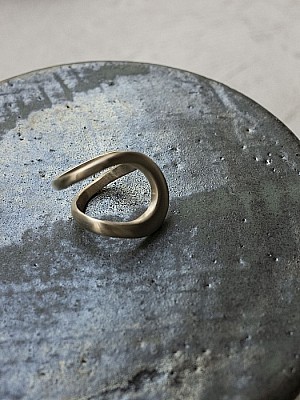 Blanc iris / whirlpool Ring (Mat Gold)