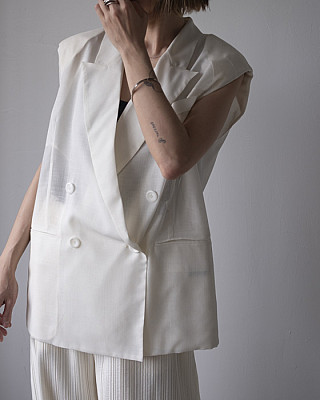 IIROT /  Sheer Gilet (White)