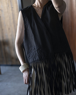 crinkle crinkle crinkle / instinct vest