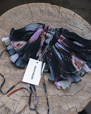 JULIA HEUER / WINNIE PLEATED COLLAR (FRANCES)