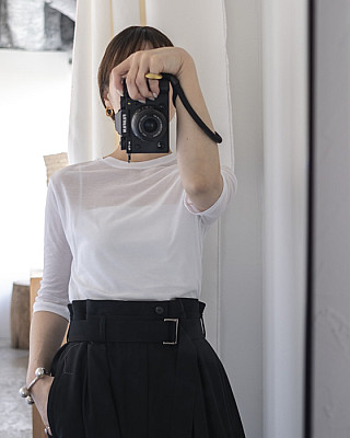 vonique / cotton sheer T-shirt (White)
