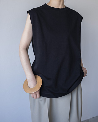 vonique/ Oversized Sleeveless T-Shirt (BLACK)
