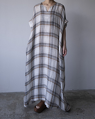 villd / linen caftan dress