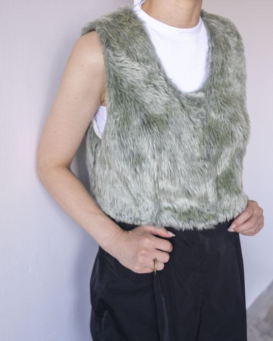 VONIQUE / JANE SMITH /POLYESTER COLOR FUR SHORT VEST