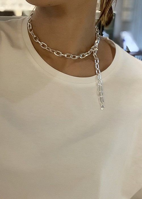 Blanc iris/b chain necklace