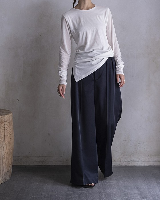 VONIQUE / IIROT/Front Tuck Wide Pants_Navy