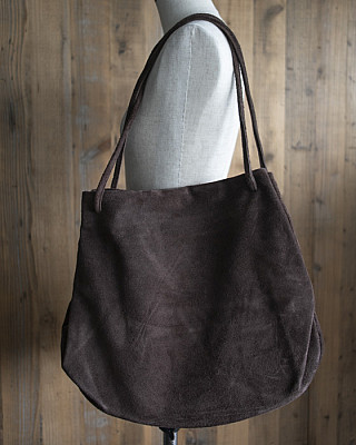 GABRIELA COLL GARMENTS / NO.17 SUEDE HOOF BAG(BROWN SUEDE)