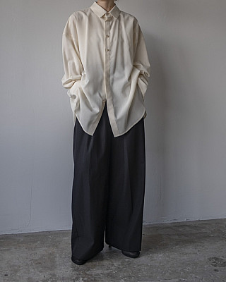 villd / wool box pleat shirt