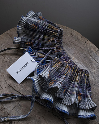 JULIA HEUER / WINNIE PLEATED COLLAR IN HELGE