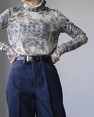 Chika Kisada / print turtleneck