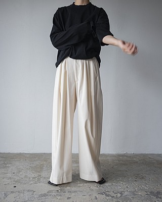 villd/ chino tuck pants (ivory)