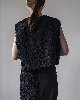 villd /flower  embroidery Vest