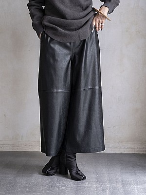 IIROT / Aynthetic Leather Cropped Pants