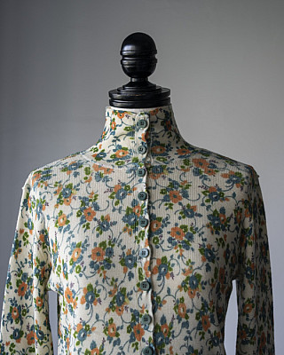 opensesameclub /Floral Pattern Turtle Neck