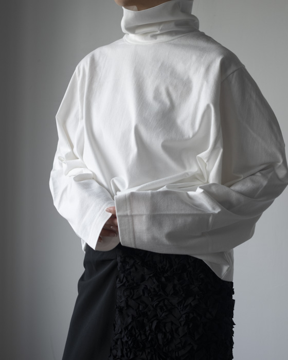 VONIQUE / INSCRIRE/ Shoulder T/N Tee