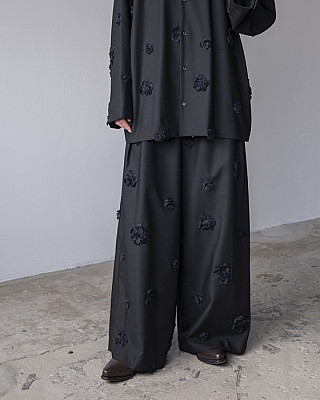 villd /  Floral Embroidered wool Pants