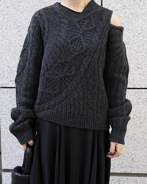 VONIQUE / babaco /Round Knit Cable Pullover