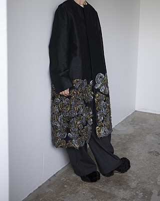 villd / Coding Embroidery coat