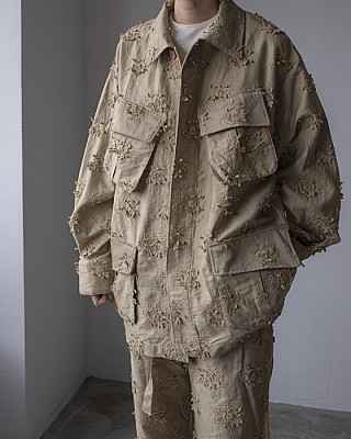 crinkle crinkle crinkle/ 3D embroidery military shirt (BEG)