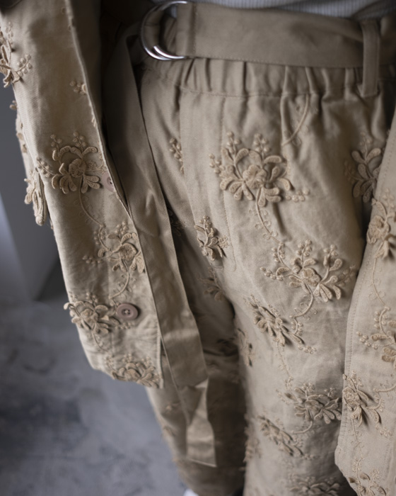 VONIQUE / crinkle crinkle crinkle/ 3D embroidery twill easy pants