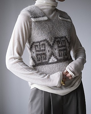 INSCRIRE/Cowichan No Sleeve Sweater