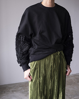 TELMA / Embroidered Sweatshirt