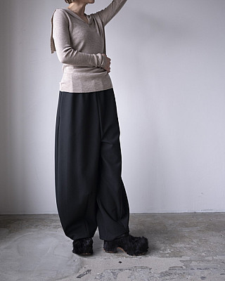 ENFOLD / ROUND TROUSER (BLK)